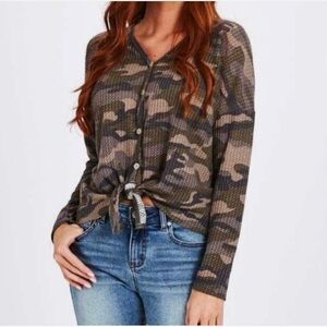 NWT Altar’d State Dreamin’ in Thermal Front Tie Long Sleeve Camo Blouse